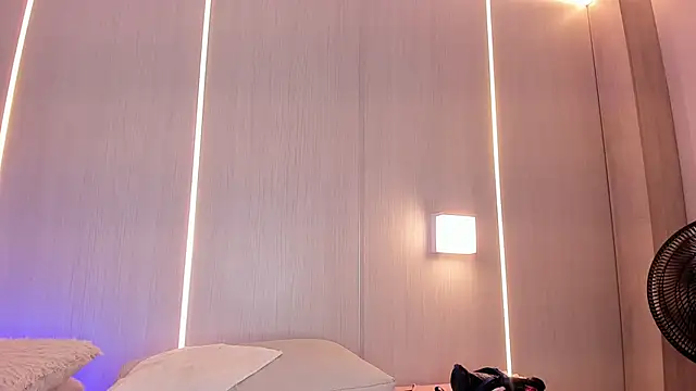 sasha_riverss webcam