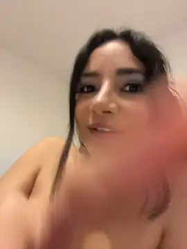 EmmyBullockk webcam