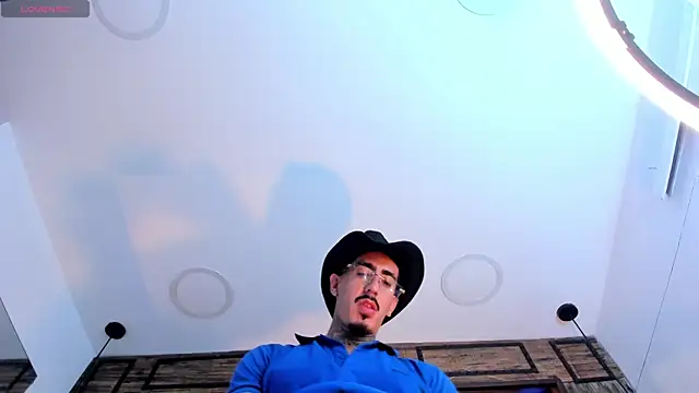 Donovan_Desmond webcam