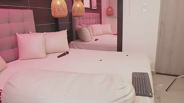 BellaLatinaTS webcam