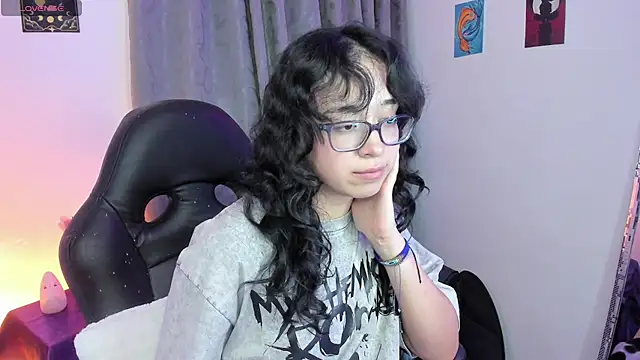 indra_cam webcam stripchat model stream image