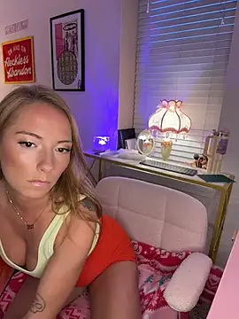 prettyprofessorpeach webcam