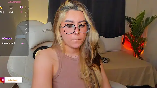 dakottaa_ webcam