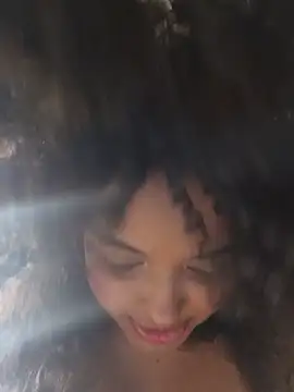 qeenpandinha (F young) - Flash Boobs