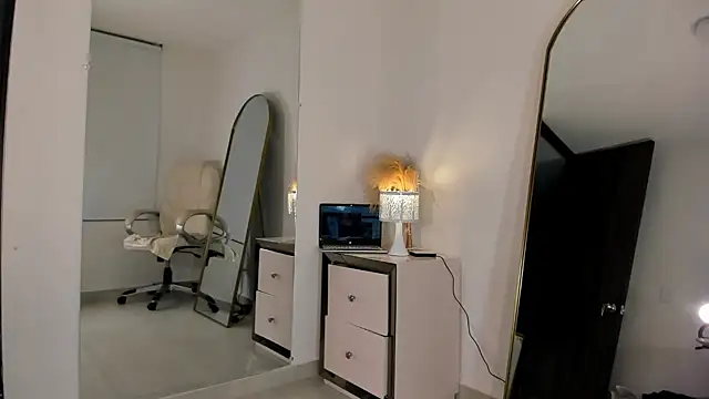 alexa_tobar webcam