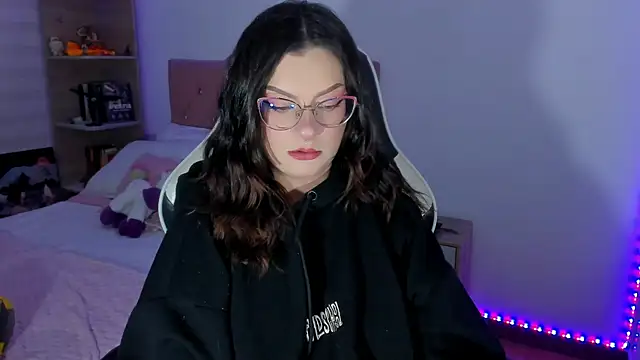 OphelianaRose33 webcam