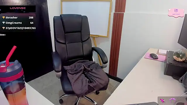 Jeen_Taylor webcam