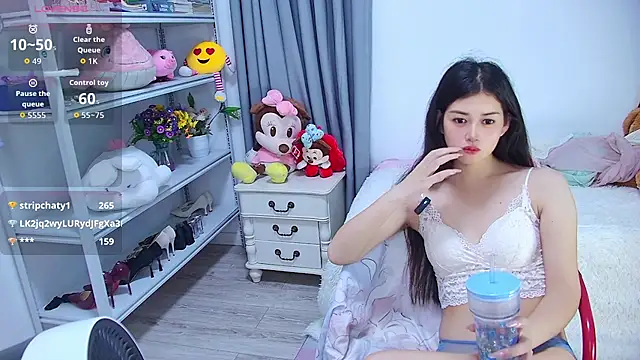 QinQin-888 webcam