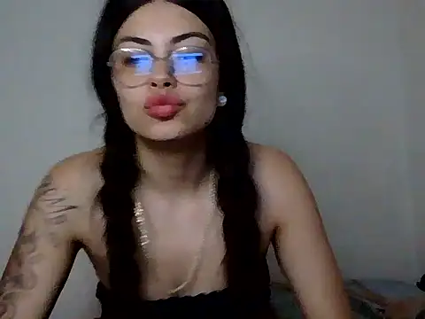 kaileyrivers webcam