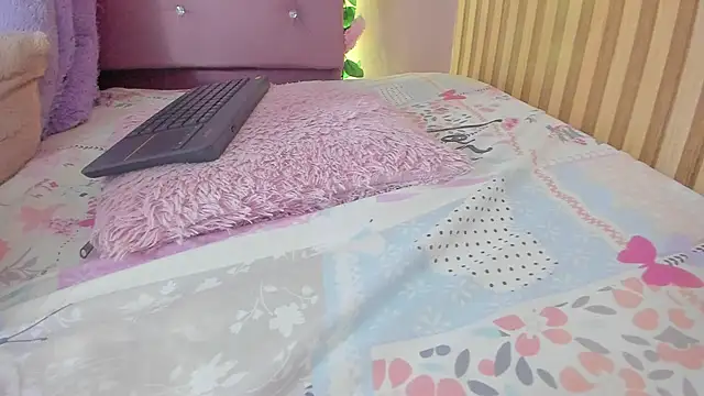 lovely__kiss__ webcam