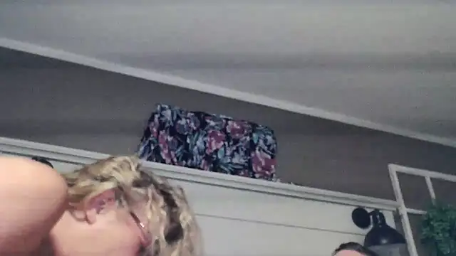 Stickywethoney webcam