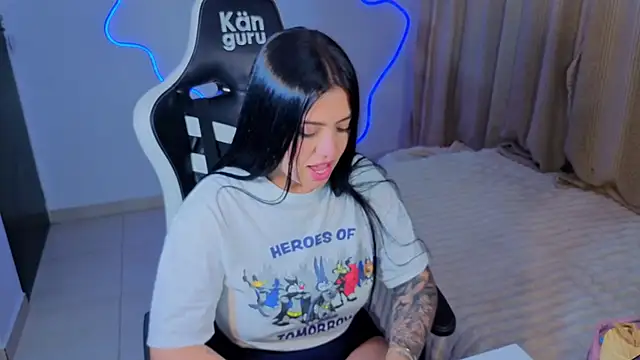 Victoryyy_ webcam
