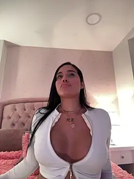Bella__Wood webcam