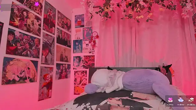 MissCurvyTop webcam
