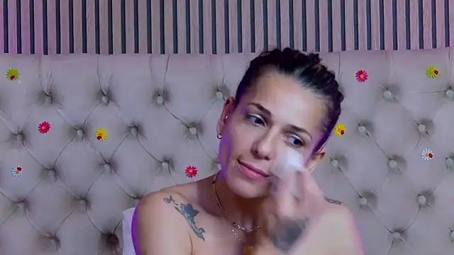 PlayfulShow webcam