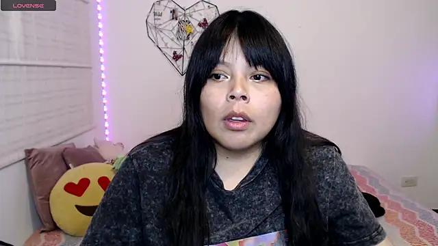 EllieMoonX webcam