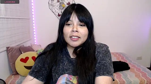 EllieMoonX webcam