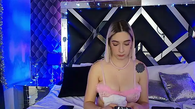 victoriaa_lee_ webcam