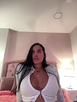 Bella__Wood webcam