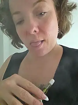 julimonroe webcam
