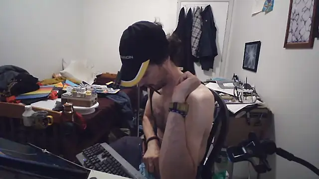 JohnnyMoves webcam