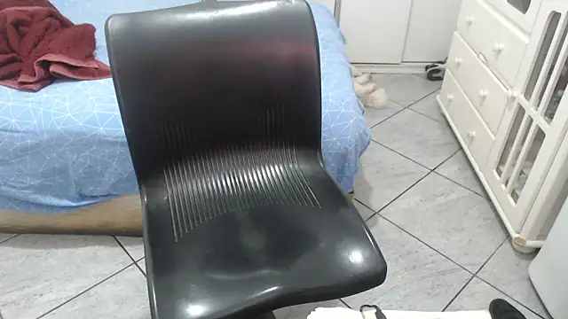 MysterBearMG live cam