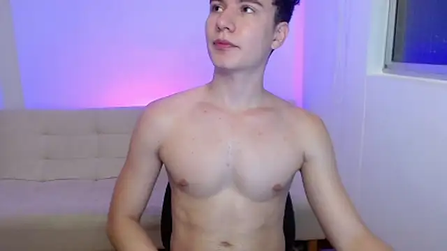 adrian_morelly webcam