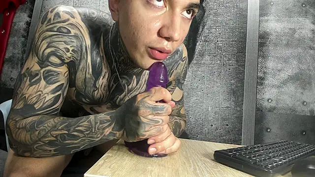 Gury_tattoo Live Webcam on Stripchat