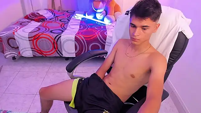 Aron_Boyy webcam