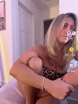 foxymillie (F milf) - Finger pussy