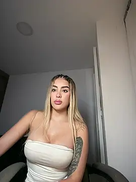 mi_suk11 webcam