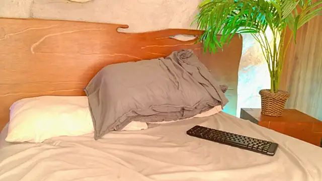 alisonn_moon webcam