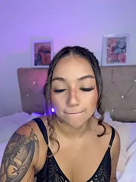 Ariannaevans1 webcam