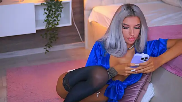 juicy_jessye (F teen) - balls deep dildo anal