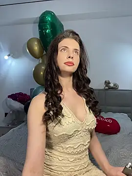 CurlyLara live sex cam
