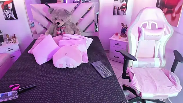 karly_moon - Karly_moon's free webcam - UK Sex Cams