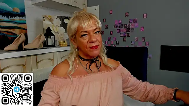anna_coolidge (F mature) - Give me love
