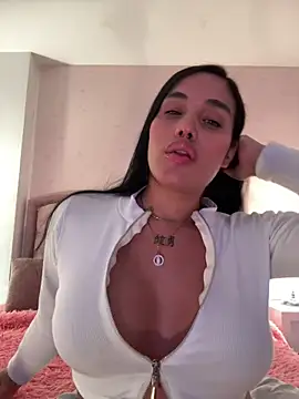 Bella__Wood webcam