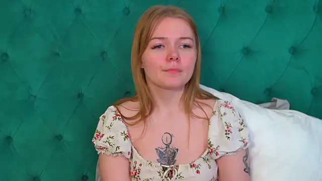 ElinaVale webcam