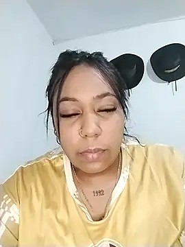 emma_purple_ webcam