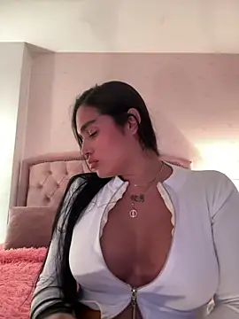 Bella__Wood webcam