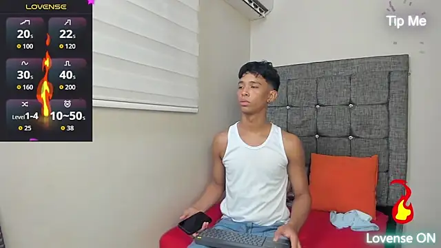 little_twink19x (M twink) - BODY FULL OF OIL🥵🥵