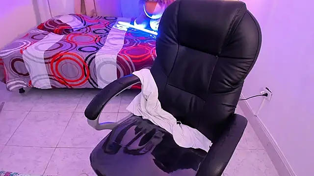 aron_boyy (M twink) - SHOW NAKED FEETS