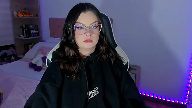 OphelianaRose33 webcam