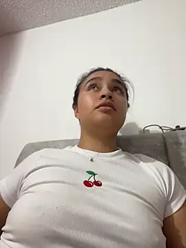 i_samanthaa - I_Samanthaa's free webcam - UK Sex Cams