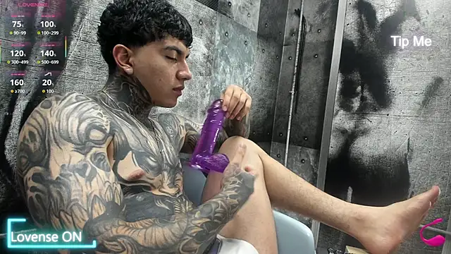 Gury_tattoo webcam