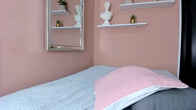 Kat_44 webcam