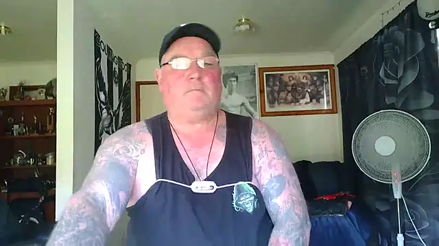 KINKYBLUEYES69 webcam