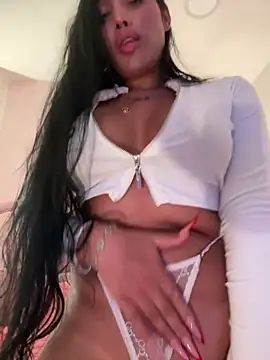 Bella__Wood webcam