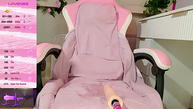 LeonaEviann webcam
